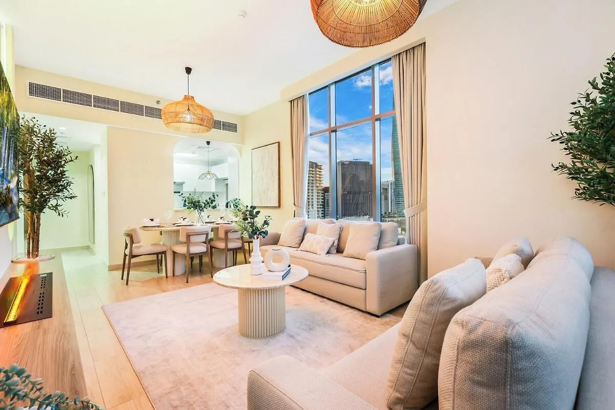 First Class 2Br Sleek Urban Oasis Dubai