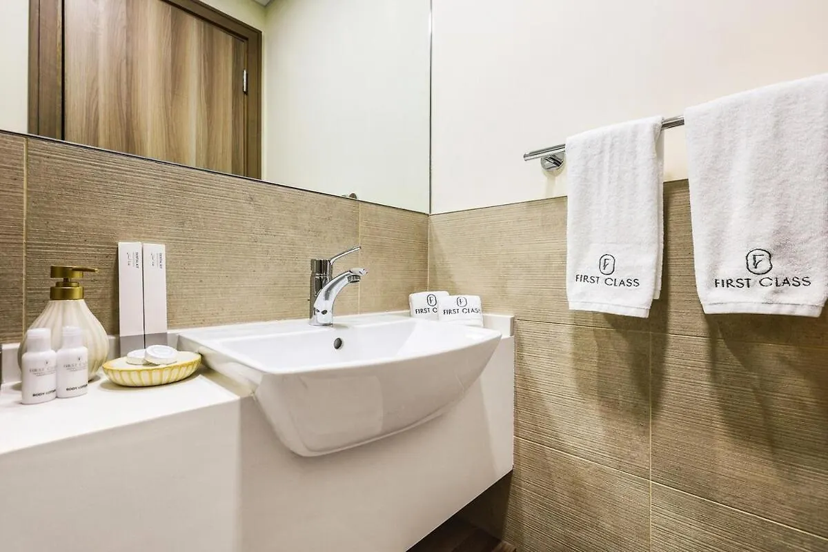 Apartment First Class 2Br Sleek Urban Oasis Dubai United Arab Emirates