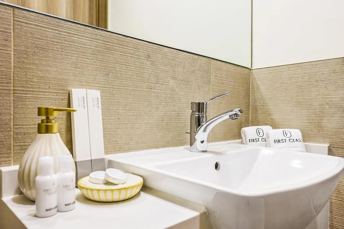 First Class 2Br Sleek Urban Oasis Dubai Apartment