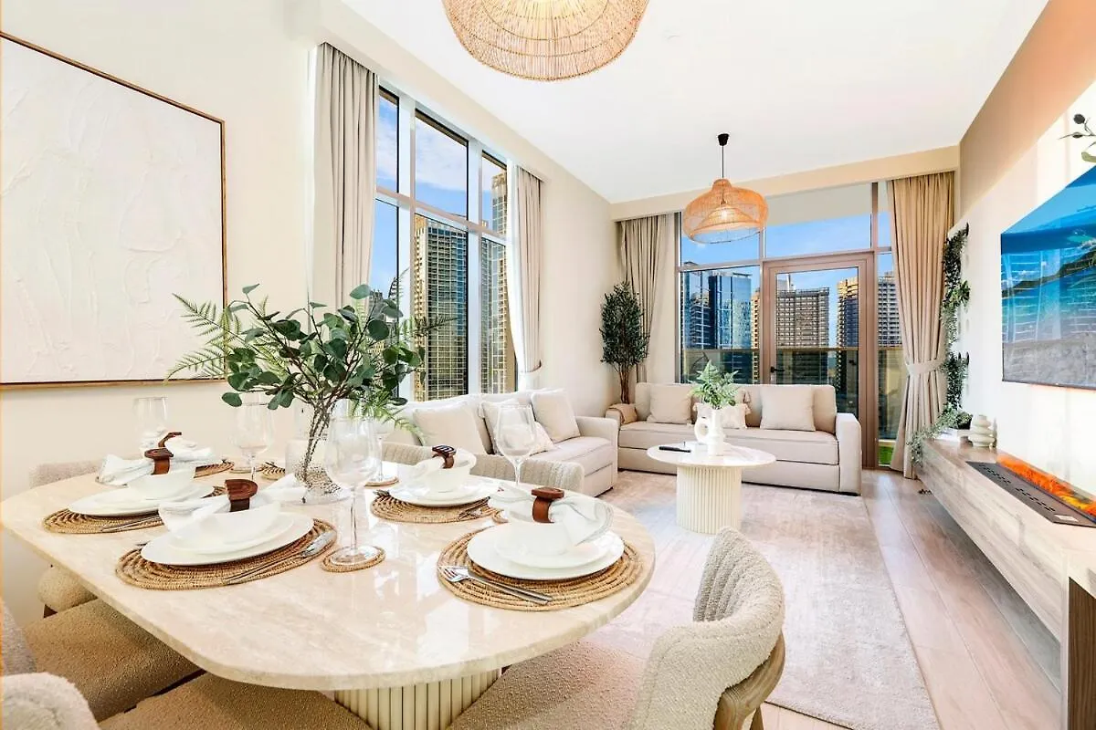 First Class 2Br Sleek Urban Oasis Dubai