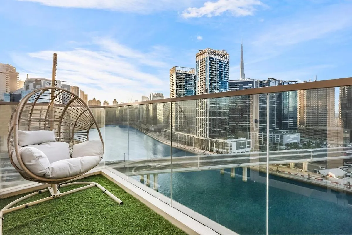 First Class 2Br Sleek Urban Oasis Dubai