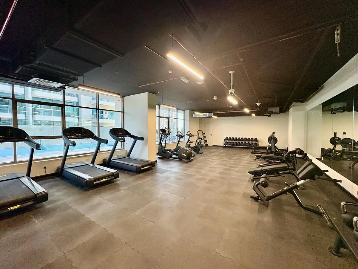 First Class 2Br Sleek Urban Oasis Dubai Apartment