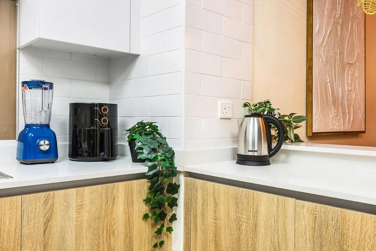 First Class 2Br Sleek Urban Oasis Dubai